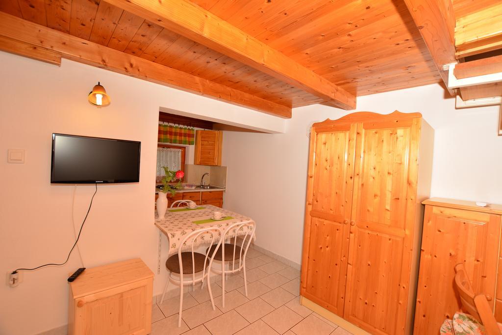 Viragoskert Apartman Hévíz Rum bild