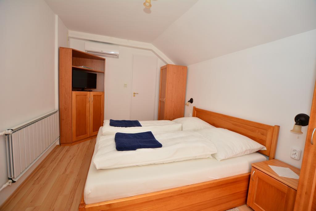 Viragoskert Apartman Hévíz Rum bild