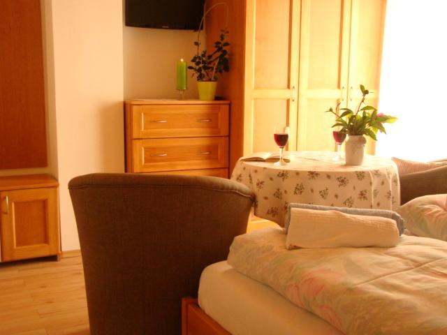 Viragoskert Apartman Hévíz Rum bild