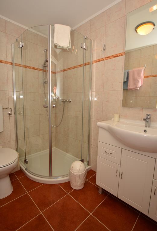 Viragoskert Apartman Hévíz Rum bild