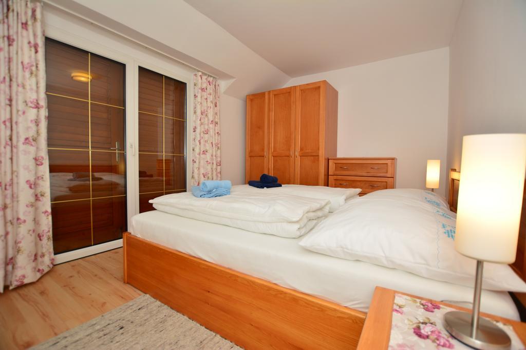 Viragoskert Apartman Hévíz Rum bild