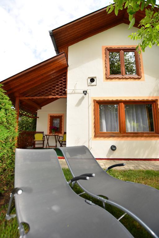 Viragoskert Apartman Hévíz Rum bild